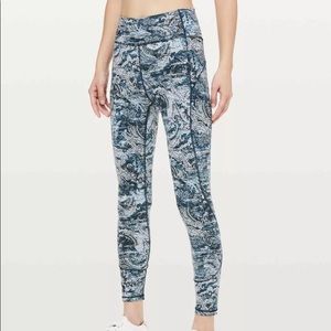 LULULEMON In Movement 25" Tight 4 Paisley Glaze